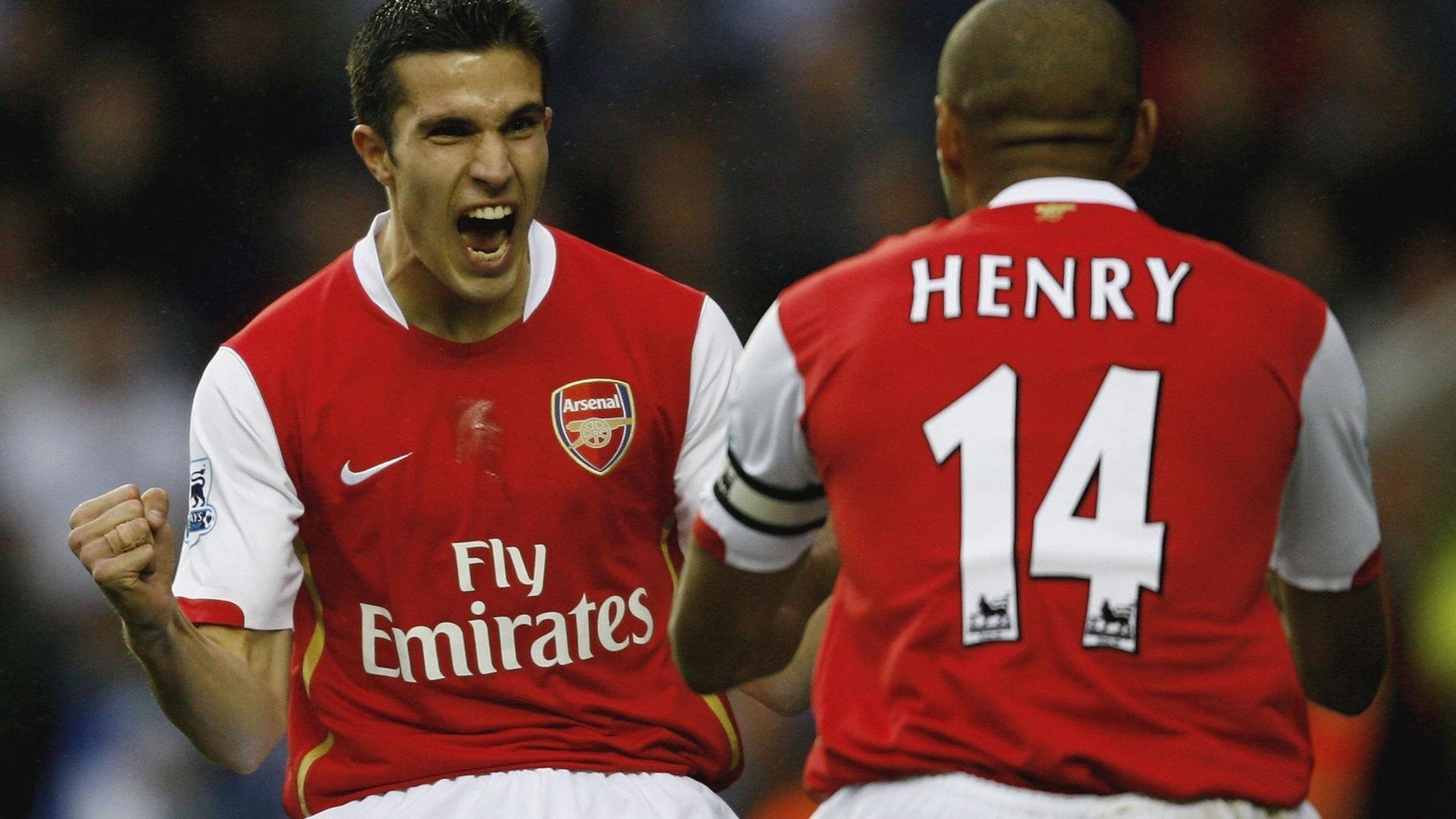 意甲球迷热情高涨，现场氛围火爆，意甲 球员