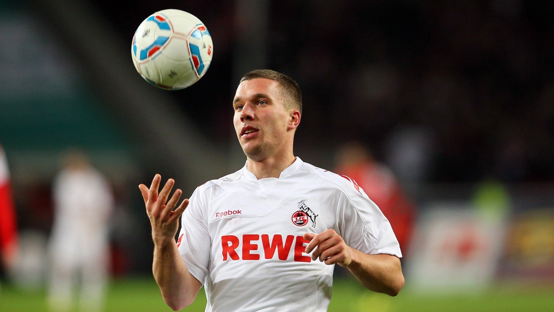 里昂客场遭遇失利，欧冠前景堪忧，欧联里昂